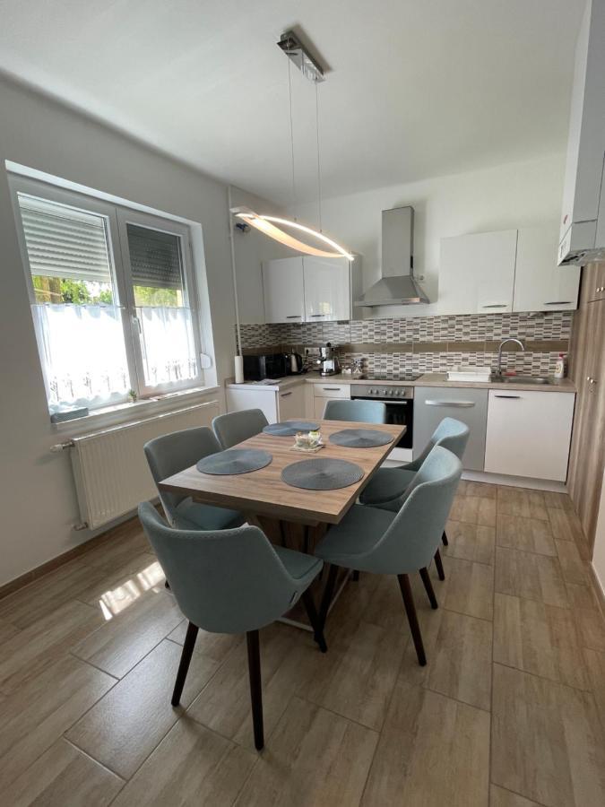 Thermal Next I Weninger Apartman Kiskunhalas Exteriör bild