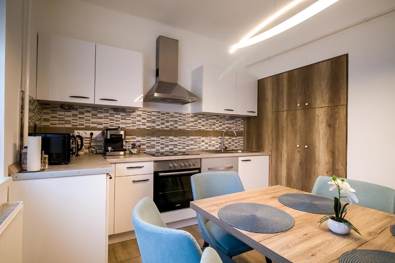 Thermal Next I Weninger Apartman Kiskunhalas Exteriör bild